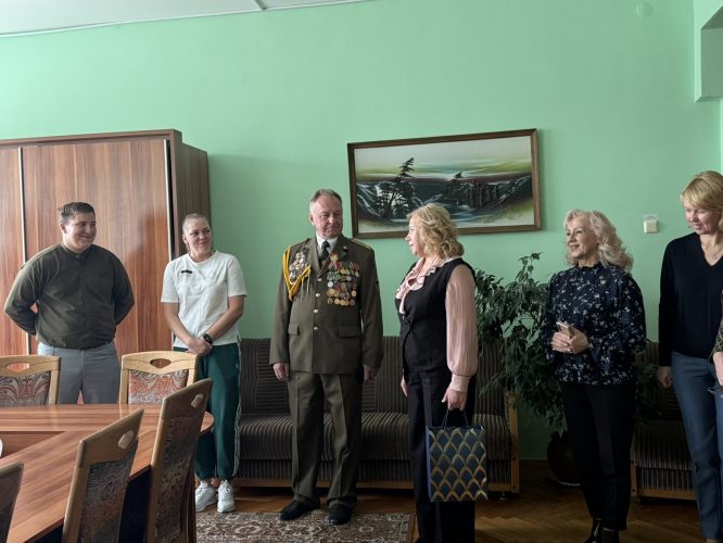 0-02-05-d5f980a57f1e324669b3336d62686dcf7eaebb3a1647a900c1b5a9b6a1b57558_1db00c4dc422be3a