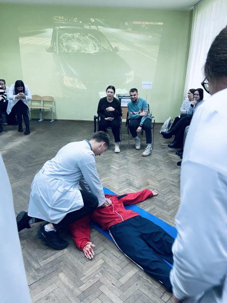 IMG-9f677897693e346dd49f5a38f402a165-V